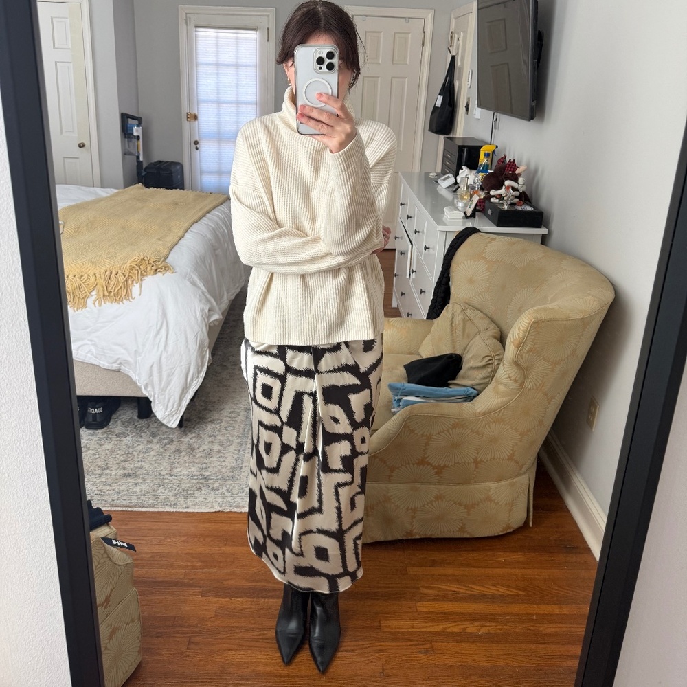 Silk skirt with abstract geometric pattern
